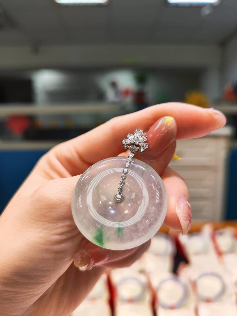 冰透飄綠平安扣掛件 產品實物圖